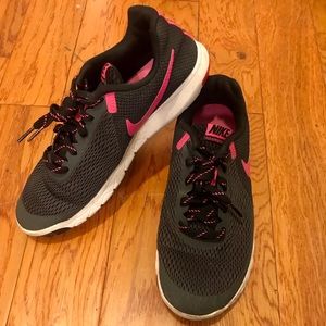 NIKE flex experience rn5’s